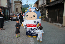 H29郡上良良ちゃん活動写真_郡上おどり発祥祭